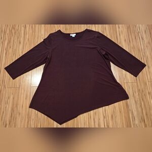 NWOT Jaclyn Smith Asymmetrical Hem Top